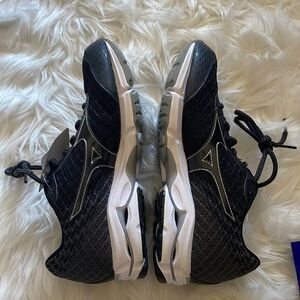 NWT NEW Mizuno athletic court shoes tennis wave rider 19 Women’s size 8